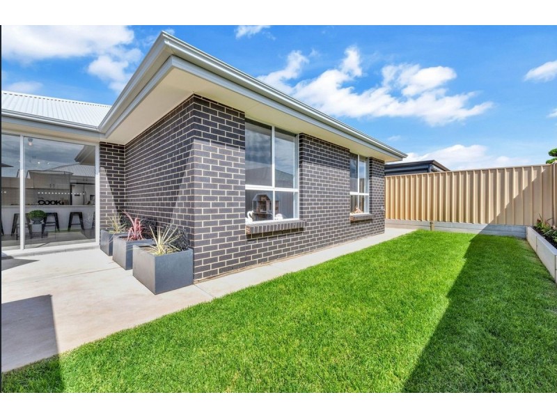 4 Fathom Crescent, Seaford Meadows SA 5169