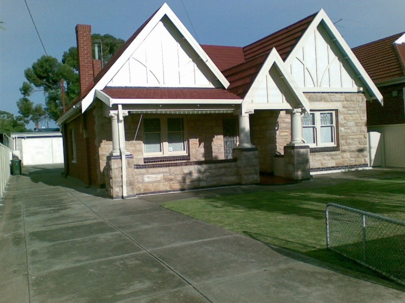 32 Wellington Street, Glandore SA 5037