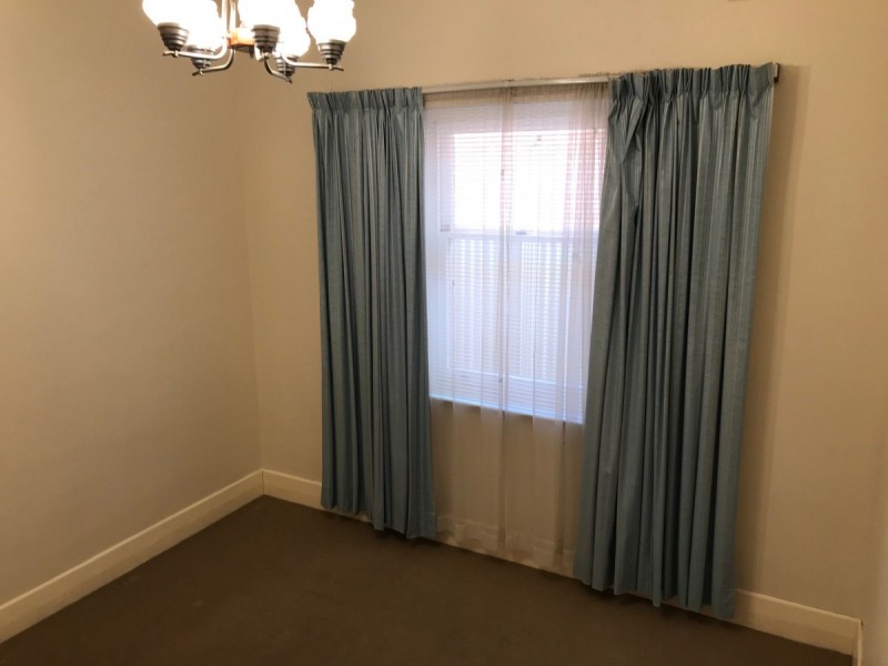 32 Wellington Street, Glandore SA 5037