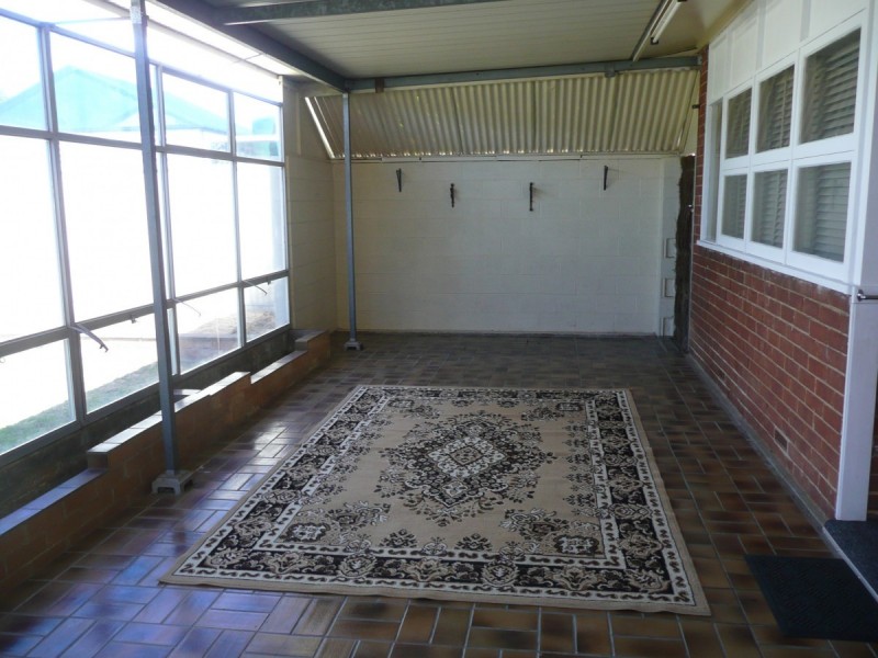 32 Wellington Street, Glandore SA 5037