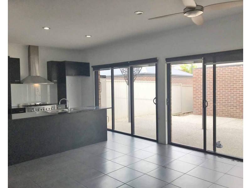 86 Boardwalk Boulevard, Point Cook VIC 3030