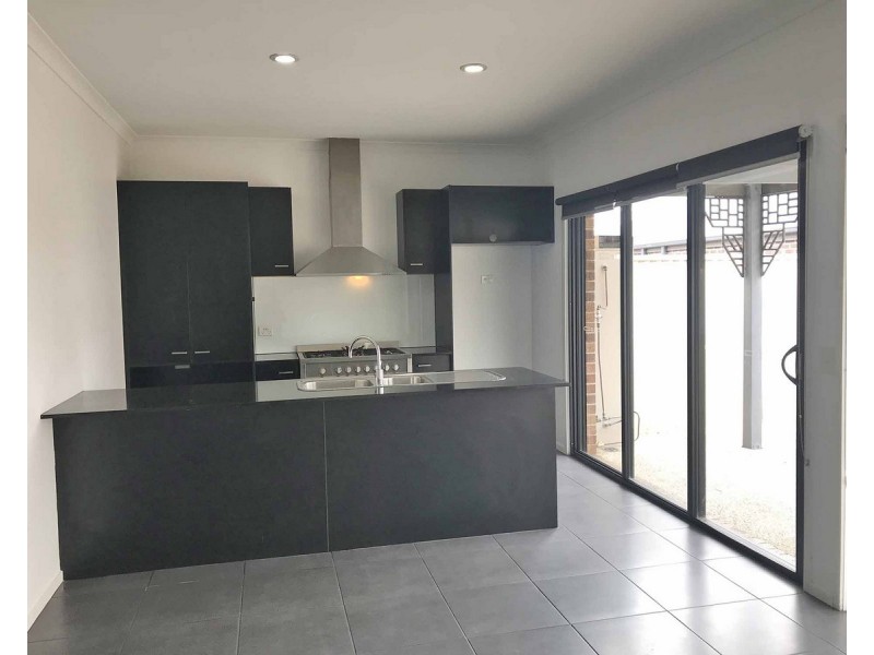 86 Boardwalk Boulevard, Point Cook VIC 3030