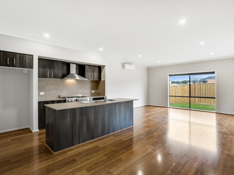 15 Docker Circuit, Mickleham VIC 3064