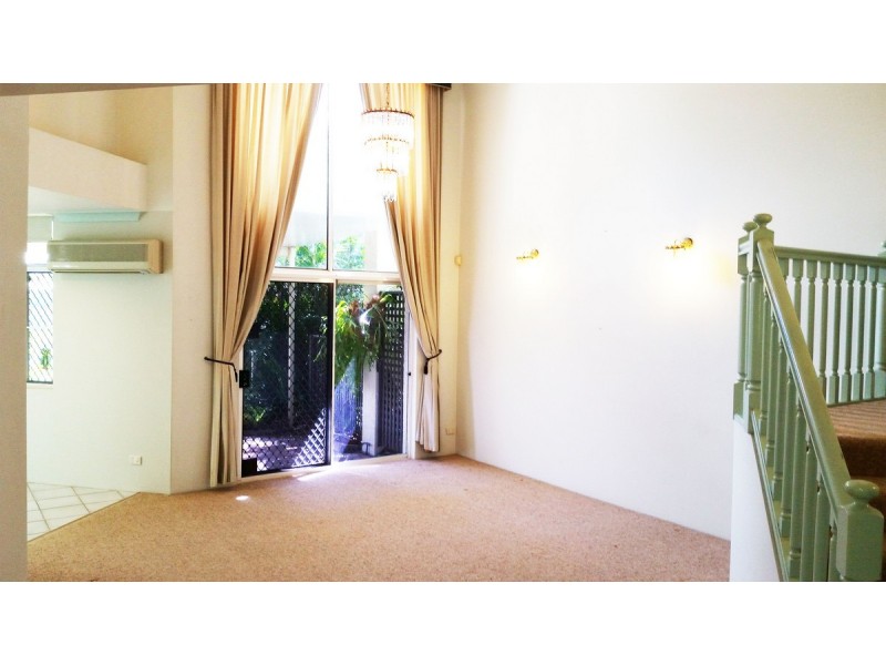 3/24 Ron Penhaligon Way, Robina QLD 4226