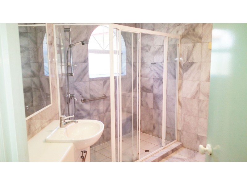 3/24 Ron Penhaligon Way, Robina QLD 4226