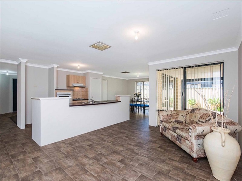 64 Pamplona Boulevard, Port Kennedy WA 6172