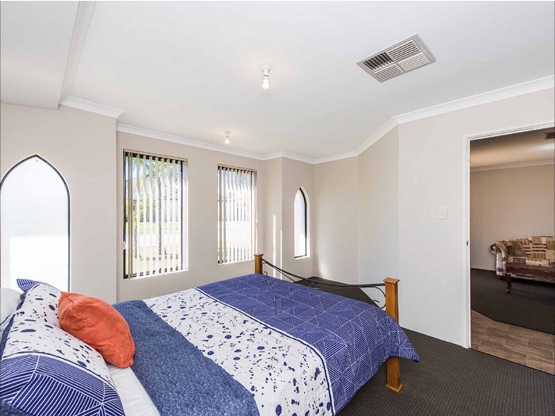 64 Pamplona Boulevard, Port Kennedy WA 6172