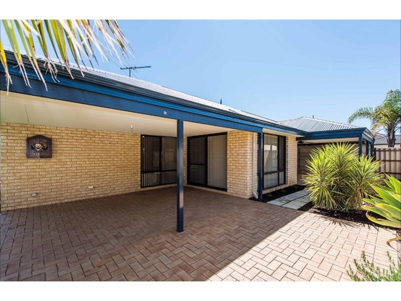 64 Pamplona Boulevard, Port Kennedy WA 6172
