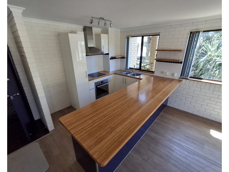 6/8 Coonowrin Street, Battery Hill QLD 4551