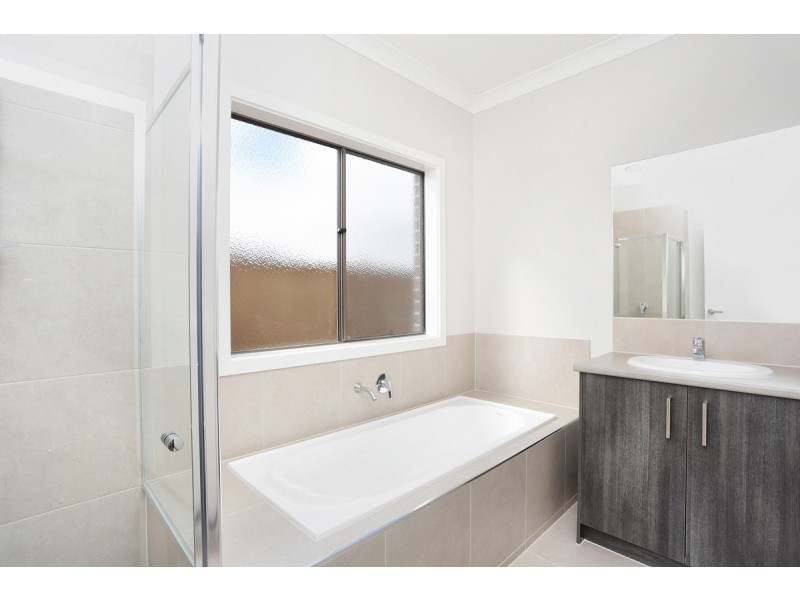 11 Cornwell Street, Melton South VIC 3338