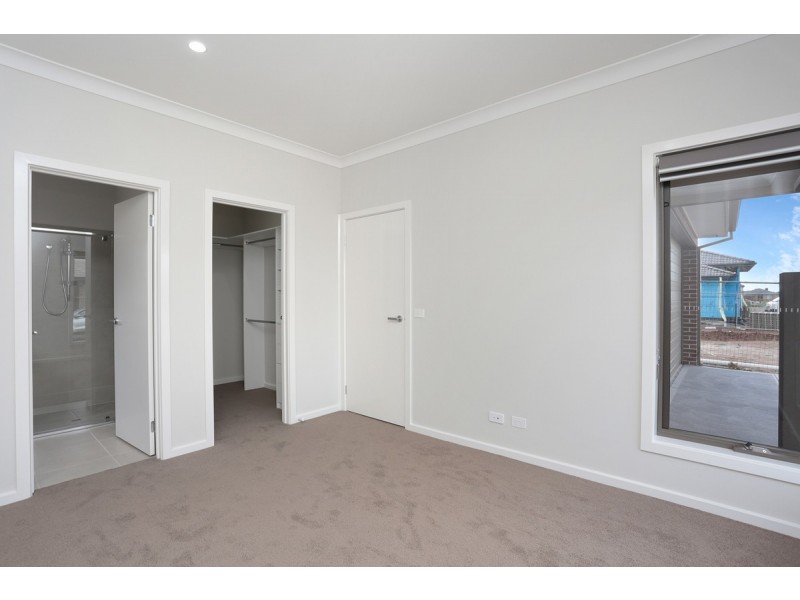 11 Cornwell Street, Melton South VIC 3338