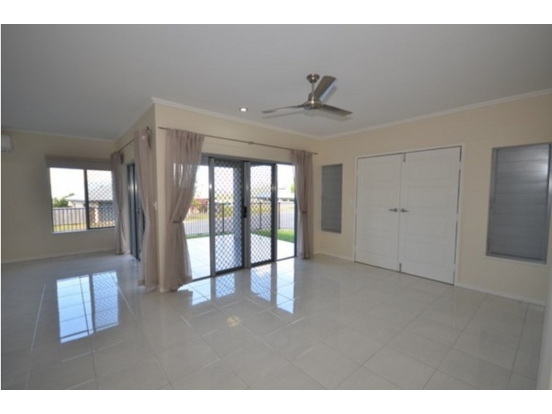 2/99 Fitzmaurice Drive, Bentley Park QLD 4869