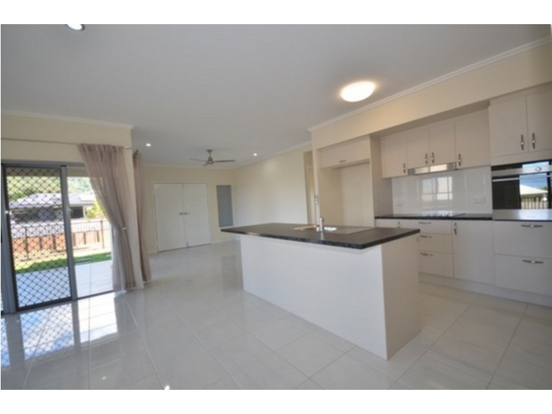 2/99 Fitzmaurice Drive, Bentley Park QLD 4869