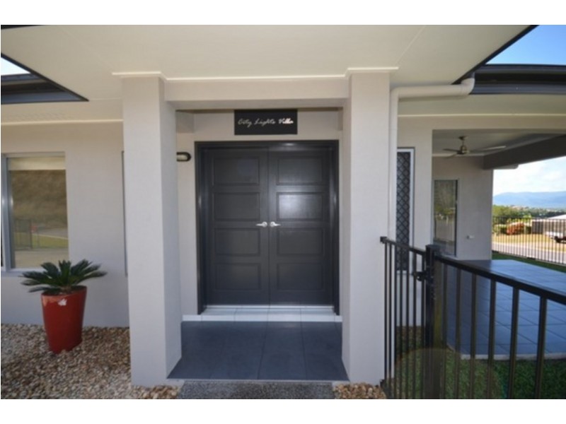 2/99 Fitzmaurice Drive, Bentley Park QLD 4869