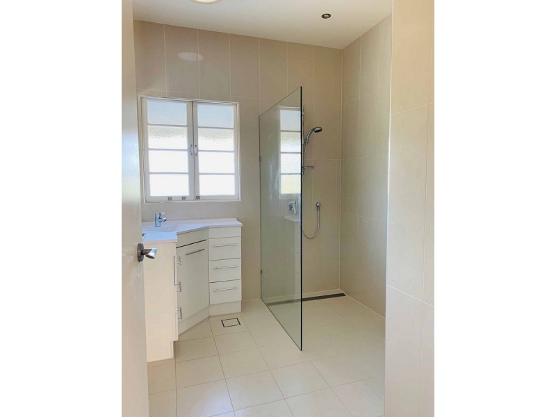 194A Edinburgh Castle Road, Wavell Heights QLD 4012