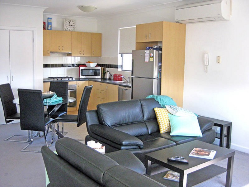 8/29 Egham Road, Lathlain WA 6100