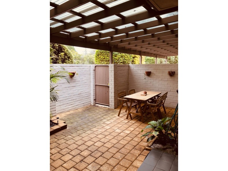 2/4 Comer Street, Como WA 6152