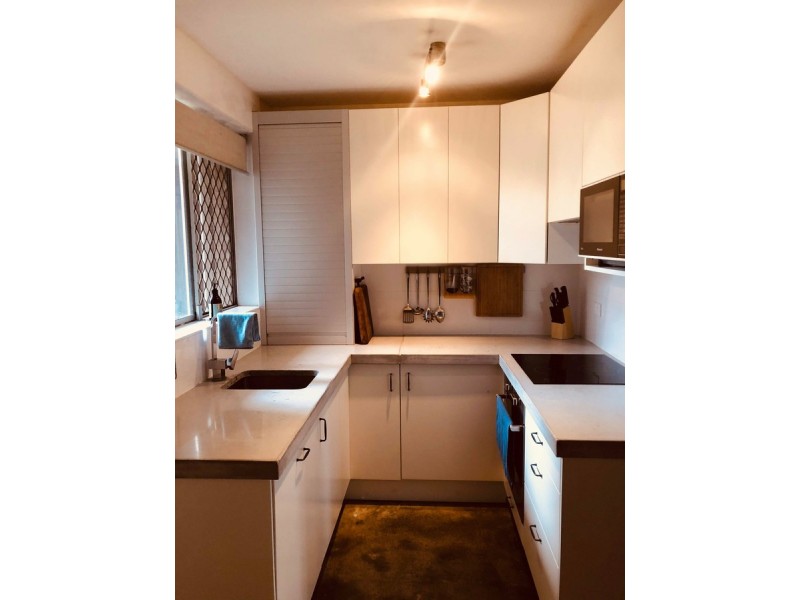 2/4 Comer Street, Como WA 6152