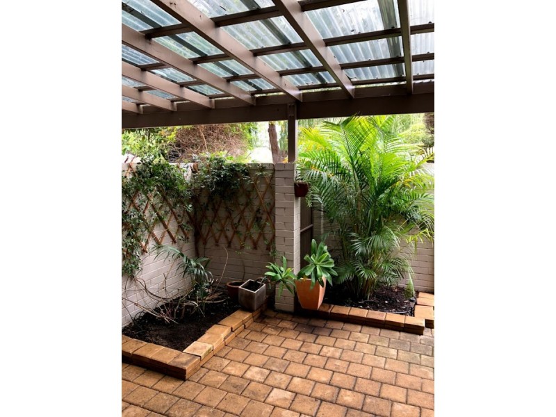 2/4 Comer Street, Como WA 6152