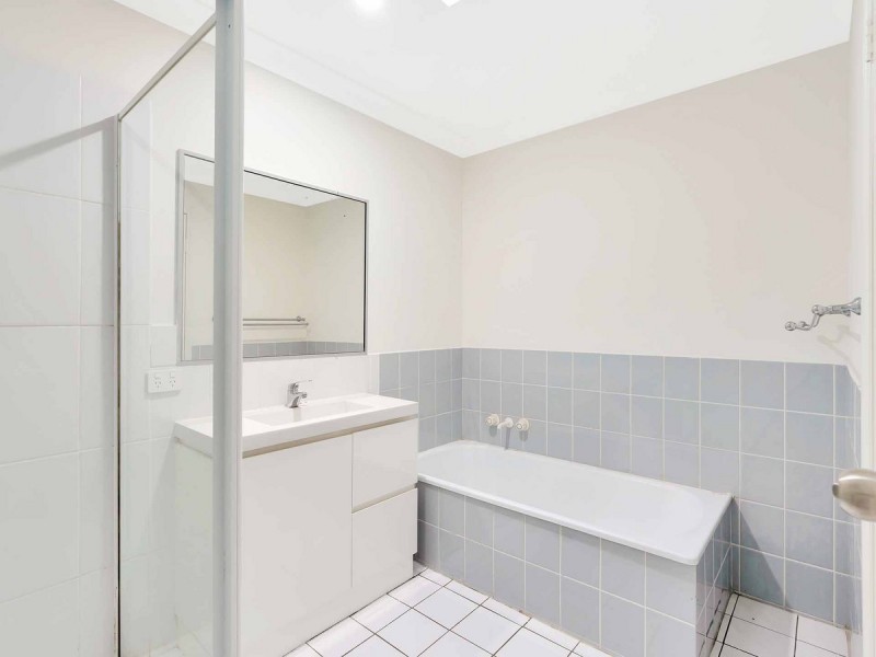 194/641 Pine Ridge Road, Biggera Waters QLD 4216