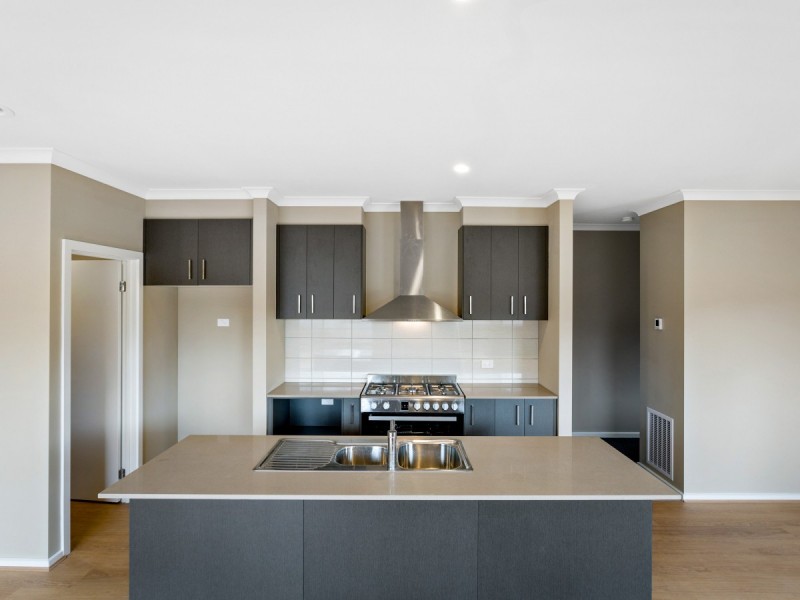 17 Icarus Drive, Kalkallo VIC 3064