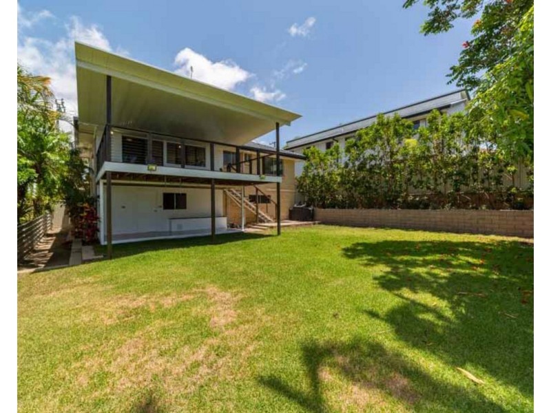 242 Benowa Road, Benowa QLD 4217