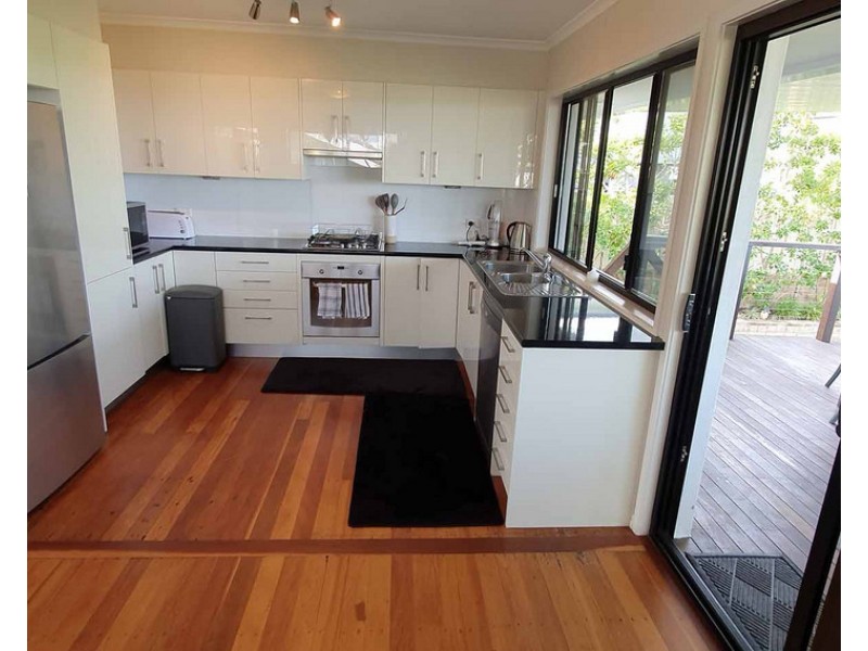 242 Benowa Road, Benowa QLD 4217