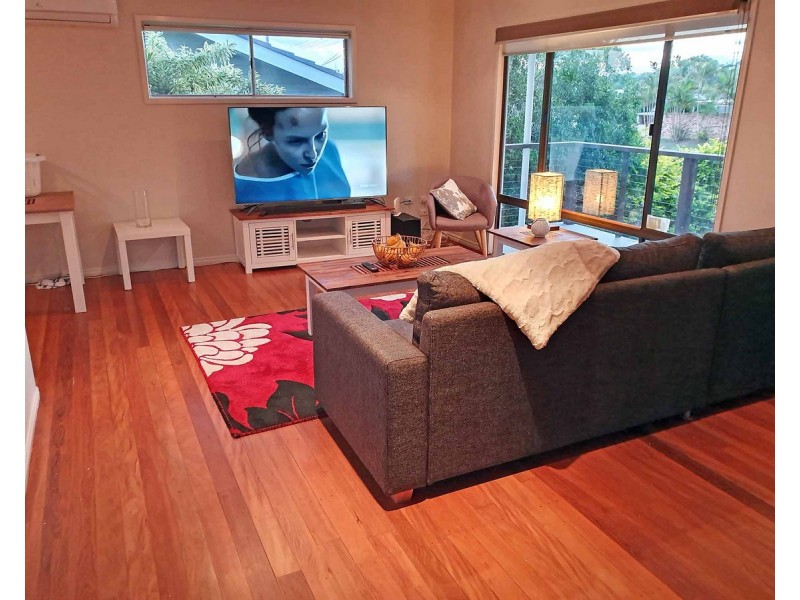 242 Benowa Road, Benowa QLD 4217