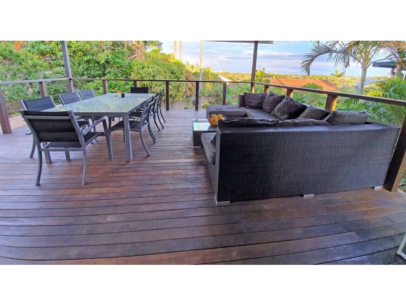 242 Benowa Road, Benowa QLD 4217