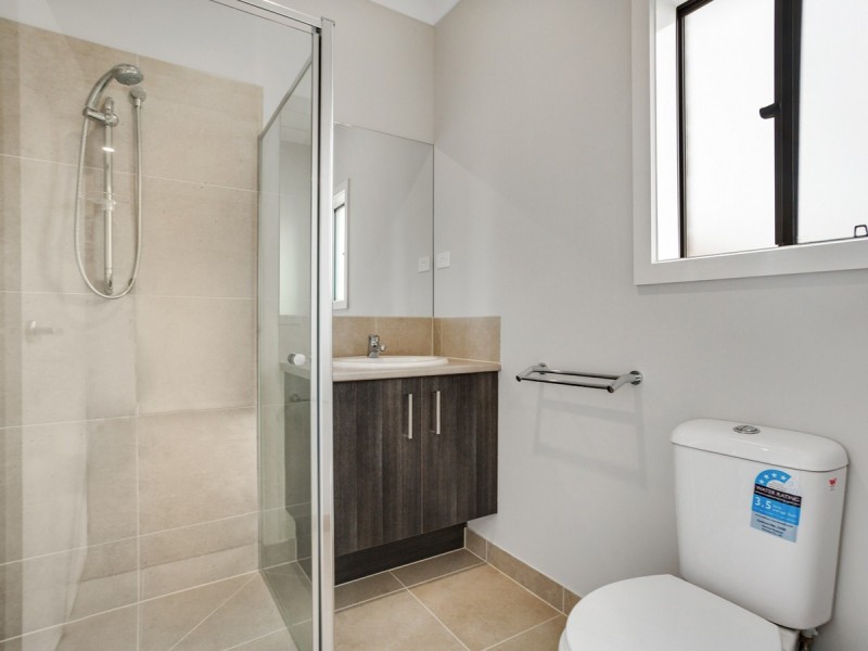 17 Fadaro Street, Mickleham VIC 3064