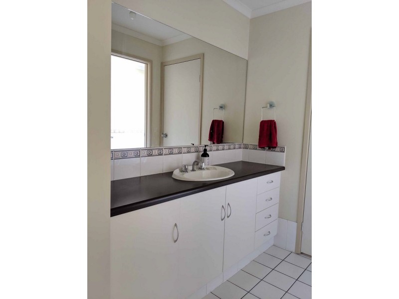 25 Newhaven Terrace, Burton SA 5110