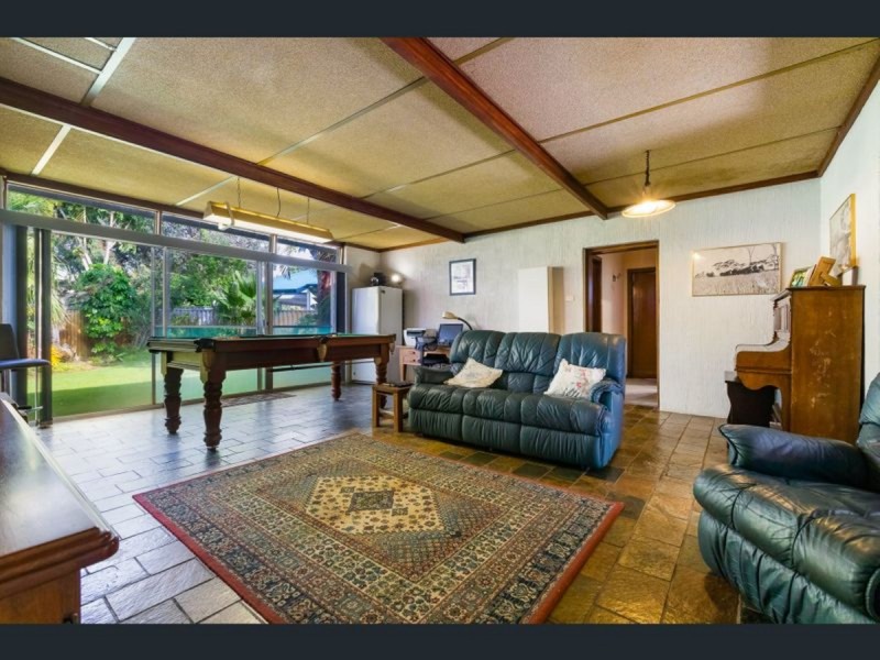 98 Woodlands Street, Woodlands WA 6018