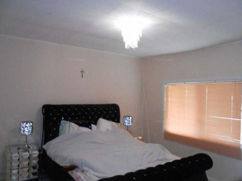 15 Normanby Street, Fairfield East NSW 2165