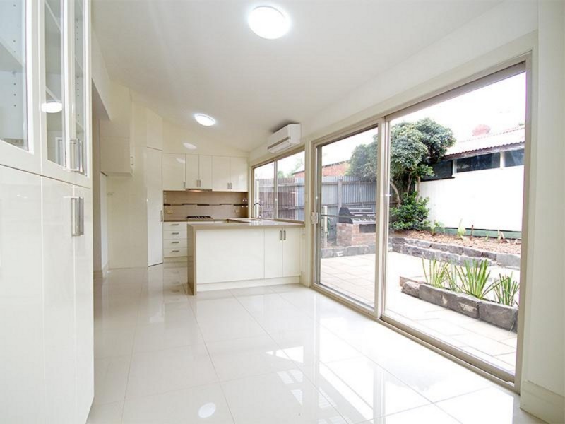 67 Roseneath Street, Clifton Hill VIC 3068