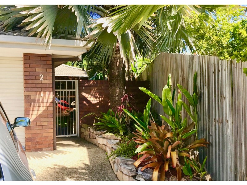 2/7 Flora Street, Burleigh Waters QLD 4220