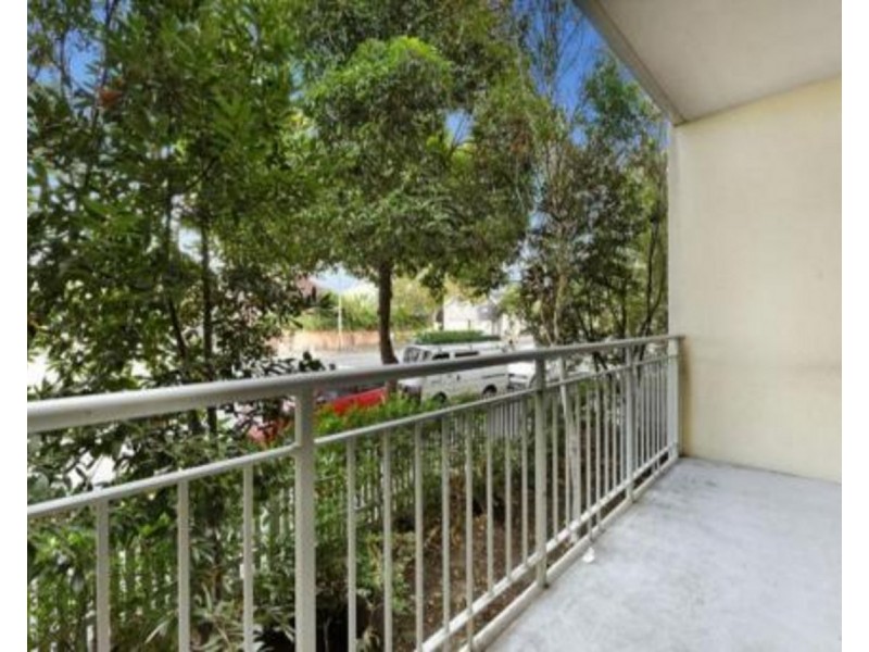 2/1068 Lygon Street, Carlton North VIC 3054