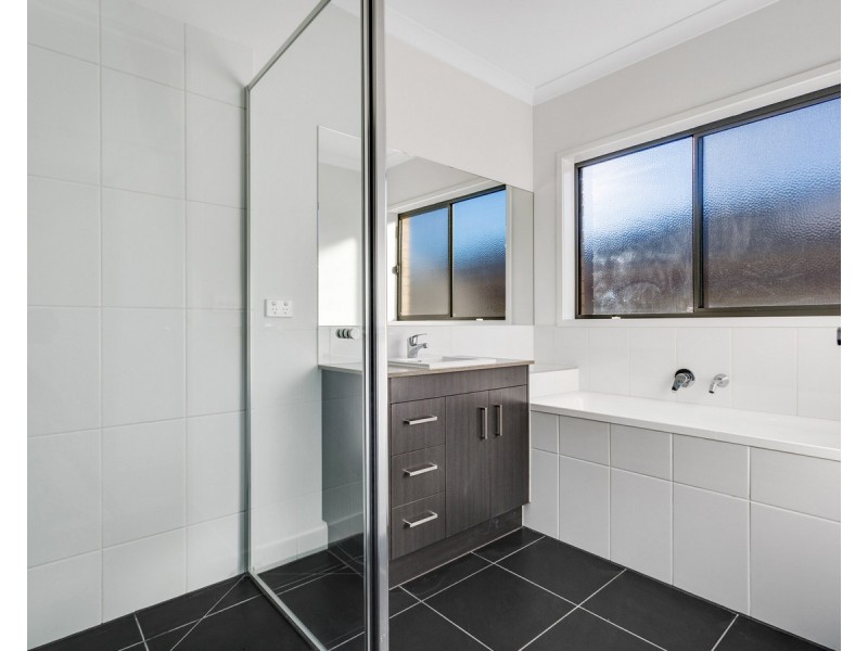 6 Rowlock Place, Curlewis VIC 3222