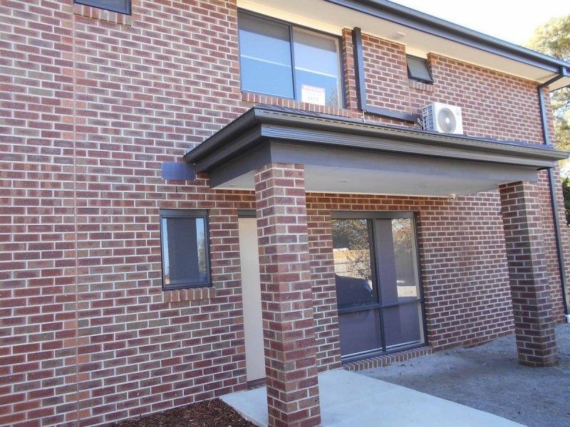 1/12 Hoddle Court, Cranbourne VIC 3977