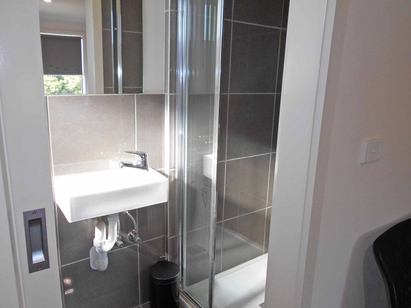 1/12 Hoddle Court, Cranbourne VIC 3977