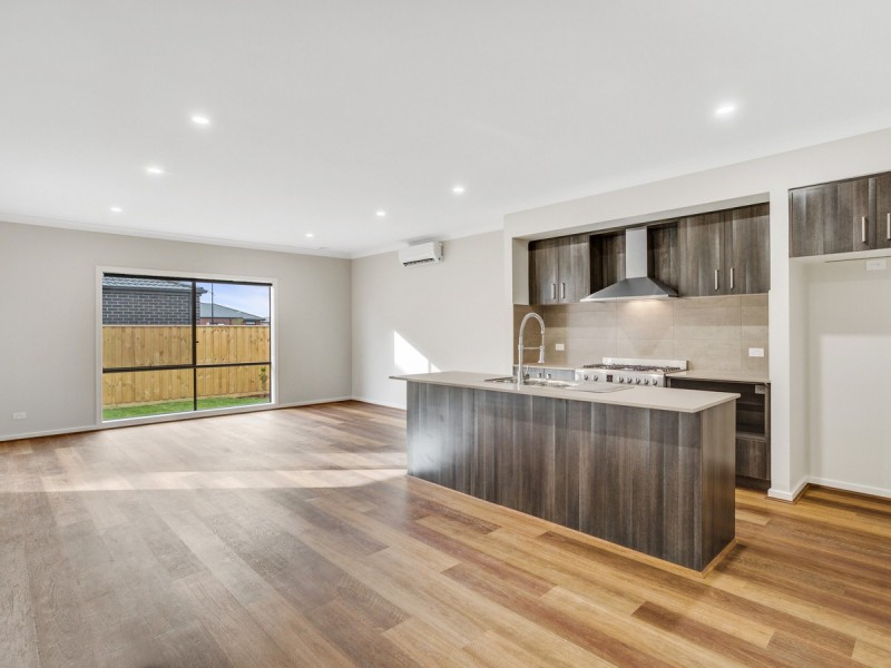 8 Rowlock Place, Curlewis VIC 3222