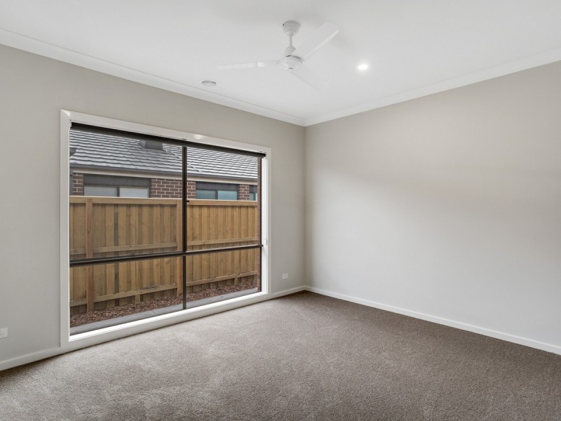 8 Rowlock Place, Curlewis VIC 3222