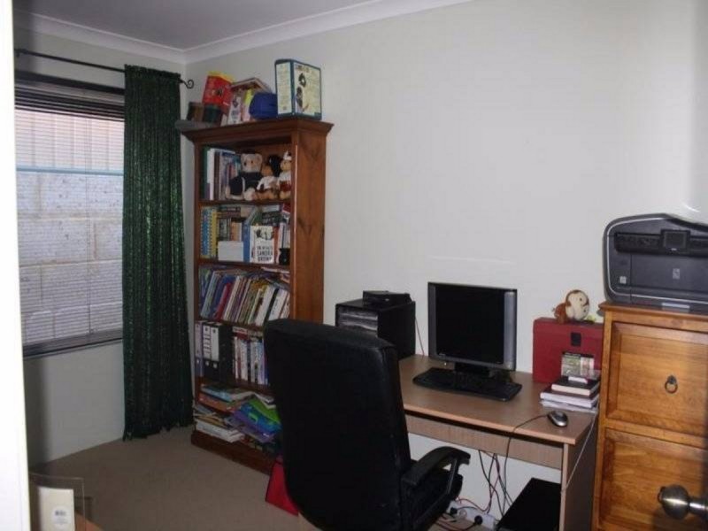 7 Madge Way, Leda WA 6170