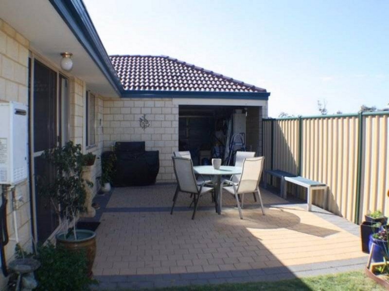7 Madge Way, Leda WA 6170
