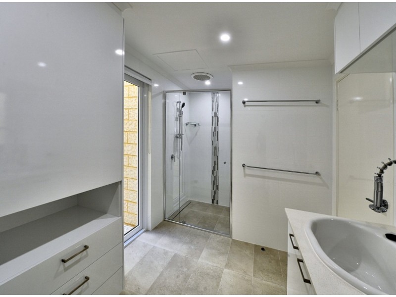 1/29 Marco Polo Drive, Mandurah WA 6210