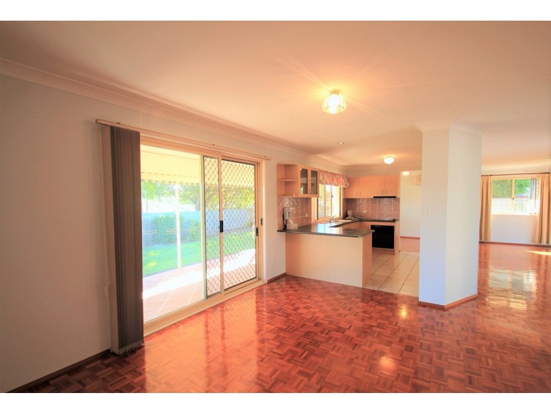 11 Sundowner Street, Regents Park QLD 4118