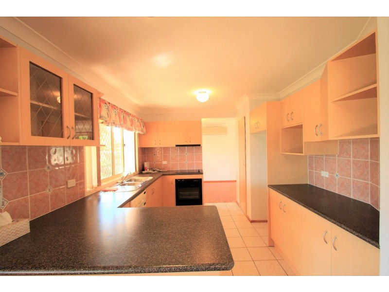 11 Sundowner Street, Regents Park QLD 4118