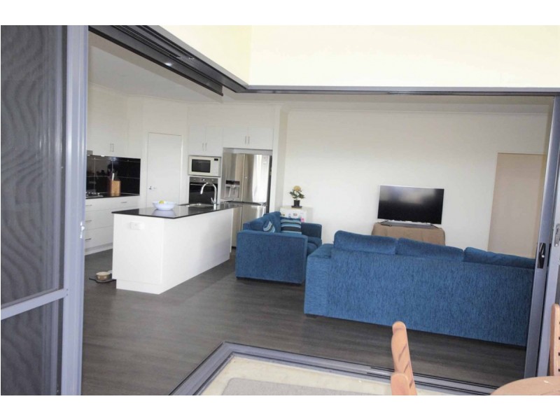 14 Hilltop Drive, Gowrie Junction QLD 4352