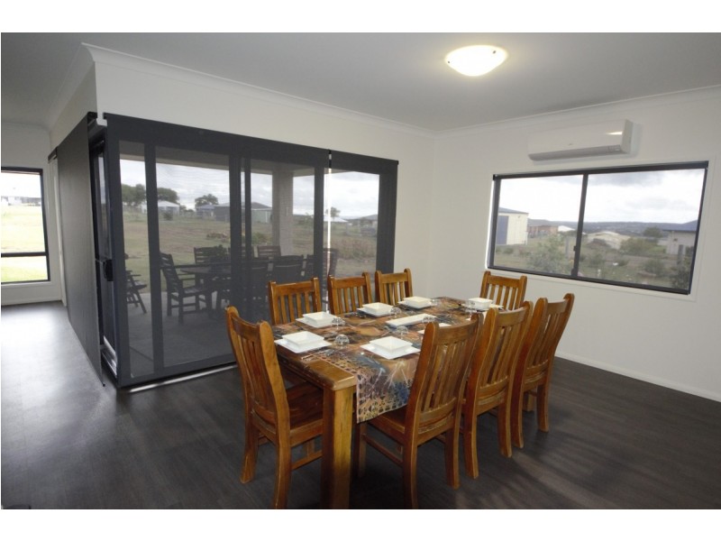 14 Hilltop Drive, Gowrie Junction QLD 4352