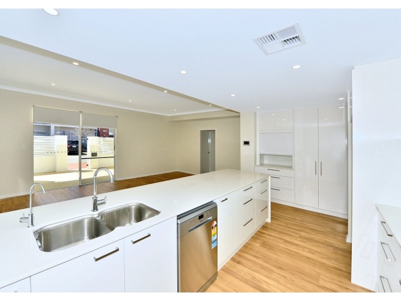 1/29 Marco Polo Drive, Mandurah WA 6210