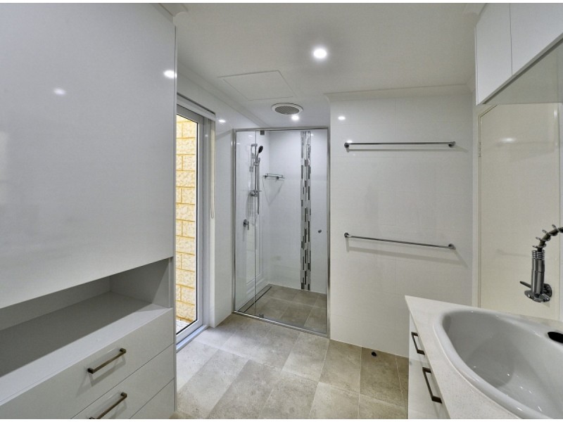 1/29 Marco Polo Drive, Mandurah WA 6210